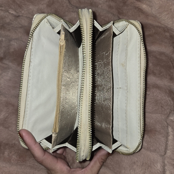 White Michael Kors Wallet/Wristlet - Picture 3 of 5